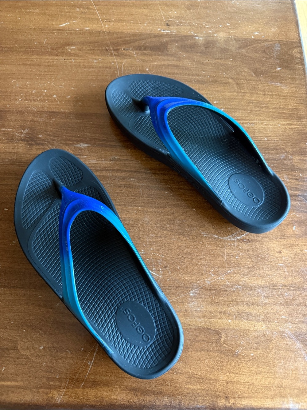 Oofos Luxe sandal
